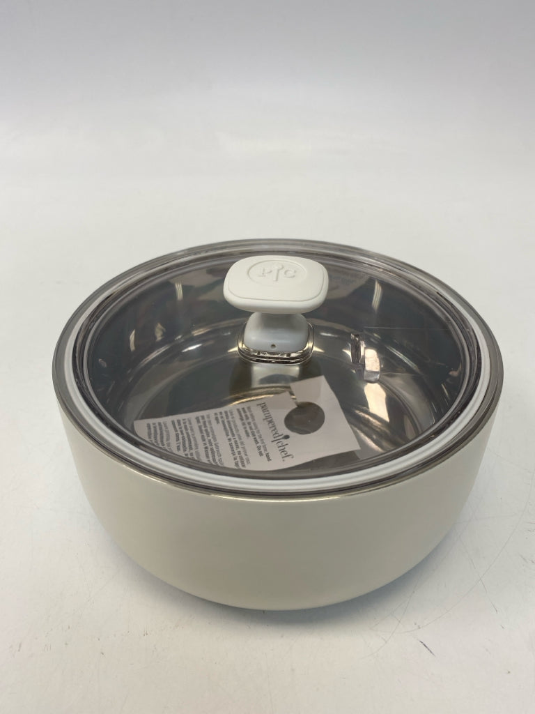 Pampered Chef Cream Clear Bowl(s)