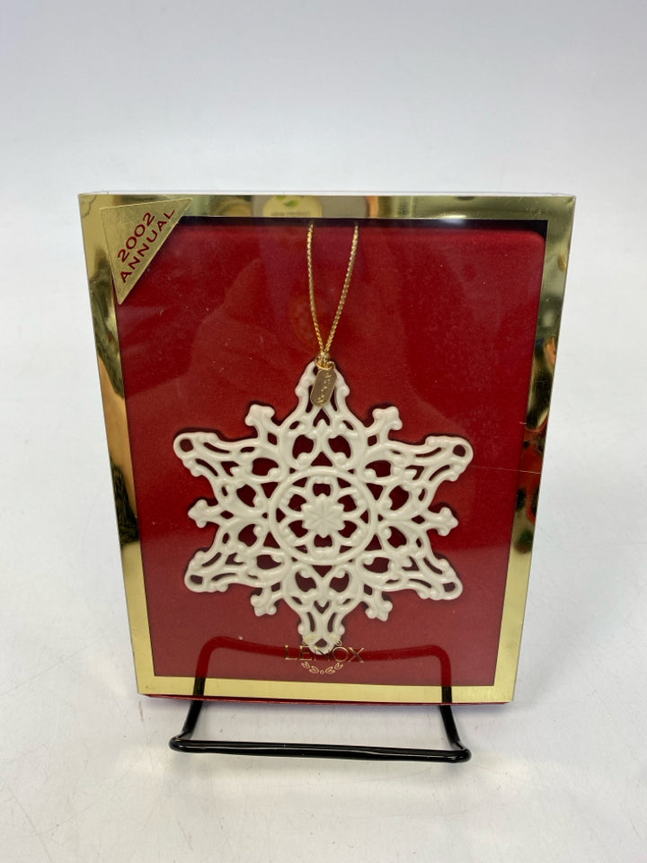 Lenox  Ornament Snowflake 2002