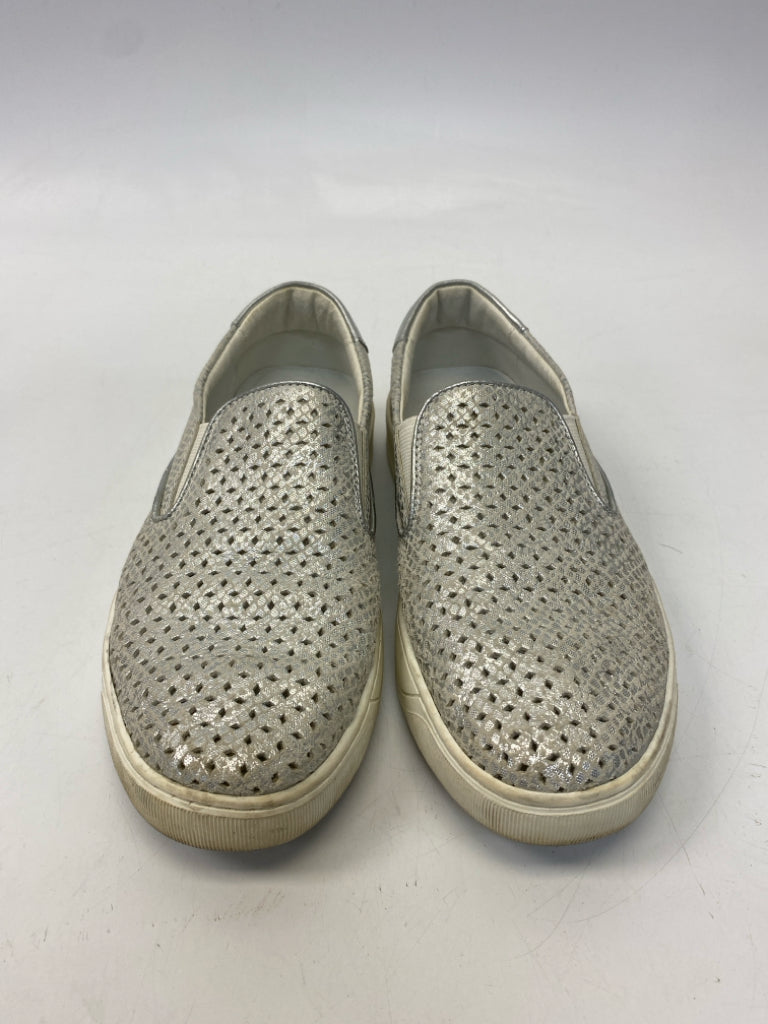 Johnston/Murphy  Size 7 Silver Perforated Sneakers
