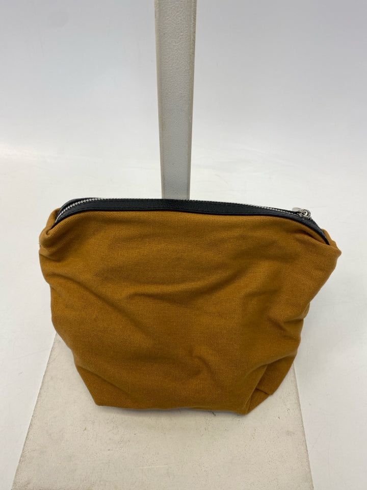 Maison de Beaute Black Brown Handbag