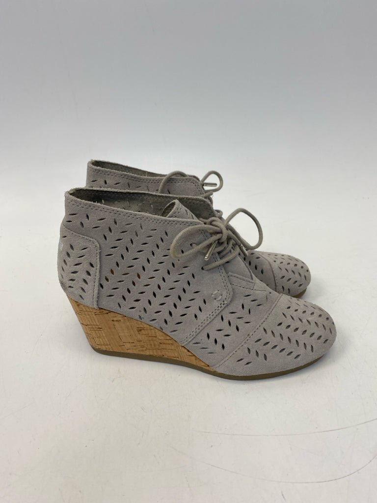 Toms US Shoe Size 6 Gray Perforated Boots