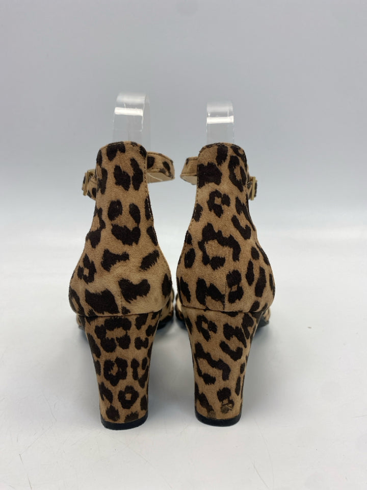 Size 7.5 Tan/Brown Animal Print Sandals
