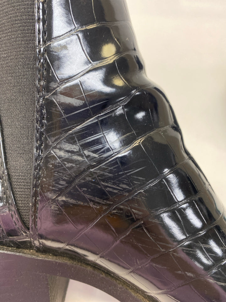 Steve Madden  Size 6 Black Embossed Boots