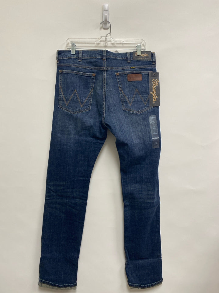 NWT Wrangler Size 34 Dark Blue Men&