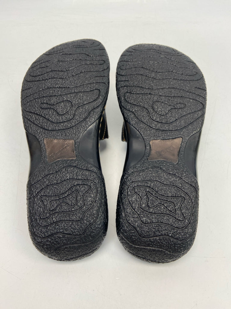 NWOT Born  Size 7 Bronze Sandals