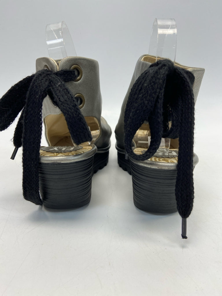 NWOT Fly London  Size 39 Pewter Sandals