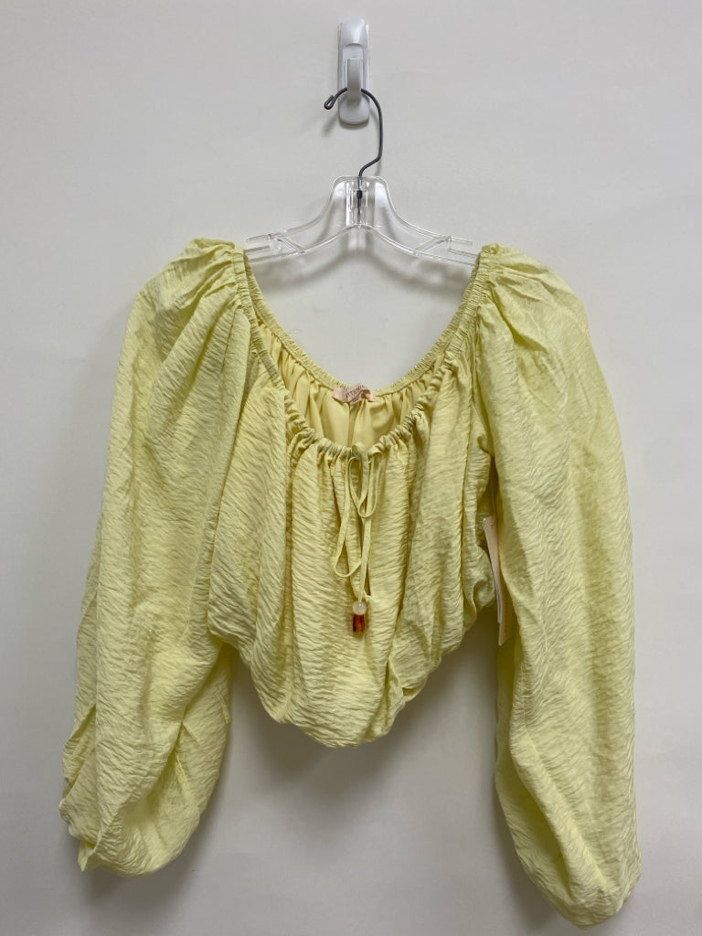 NWT Size S Pale Yellow Texture Cropped Ladies Top