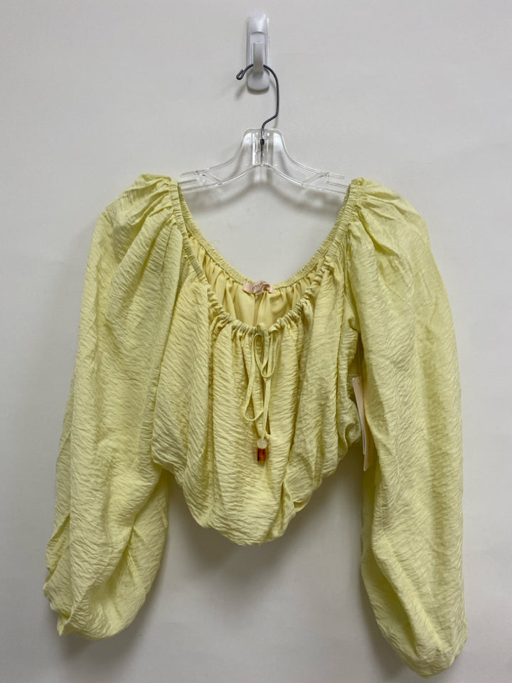 NWT Size S Pale Yellow Texture Cropped Ladies Top