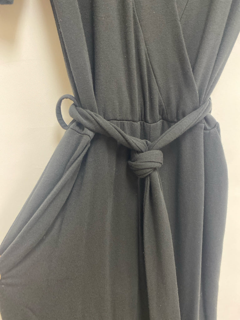 Quince Size XS Black V Neck Ladies Jumpsuit