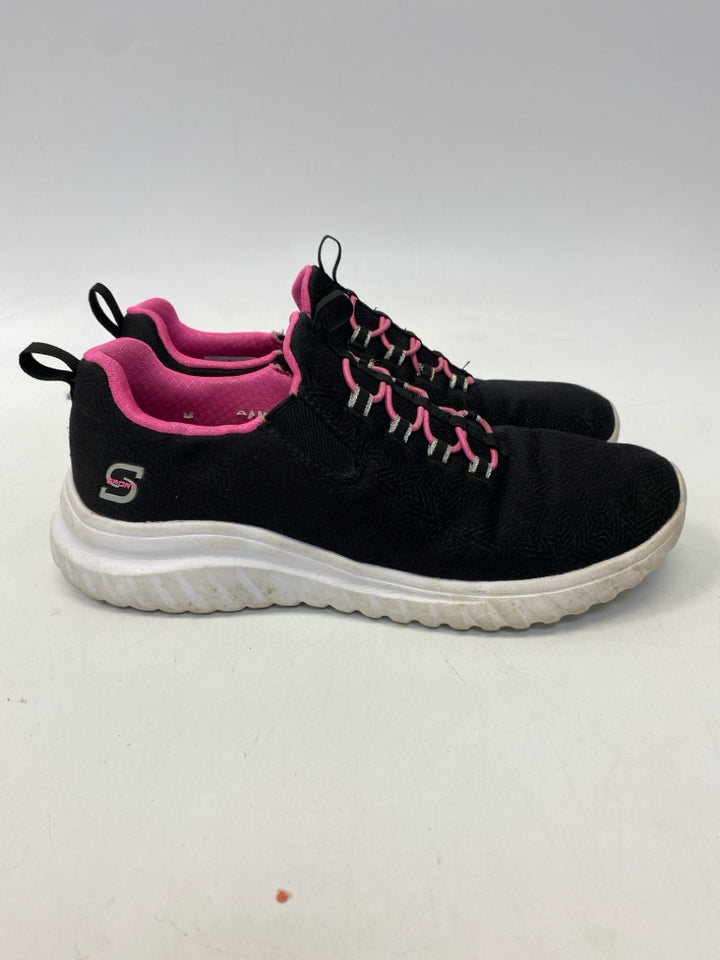 Skechers  Size 5 Black Pink Sneakers