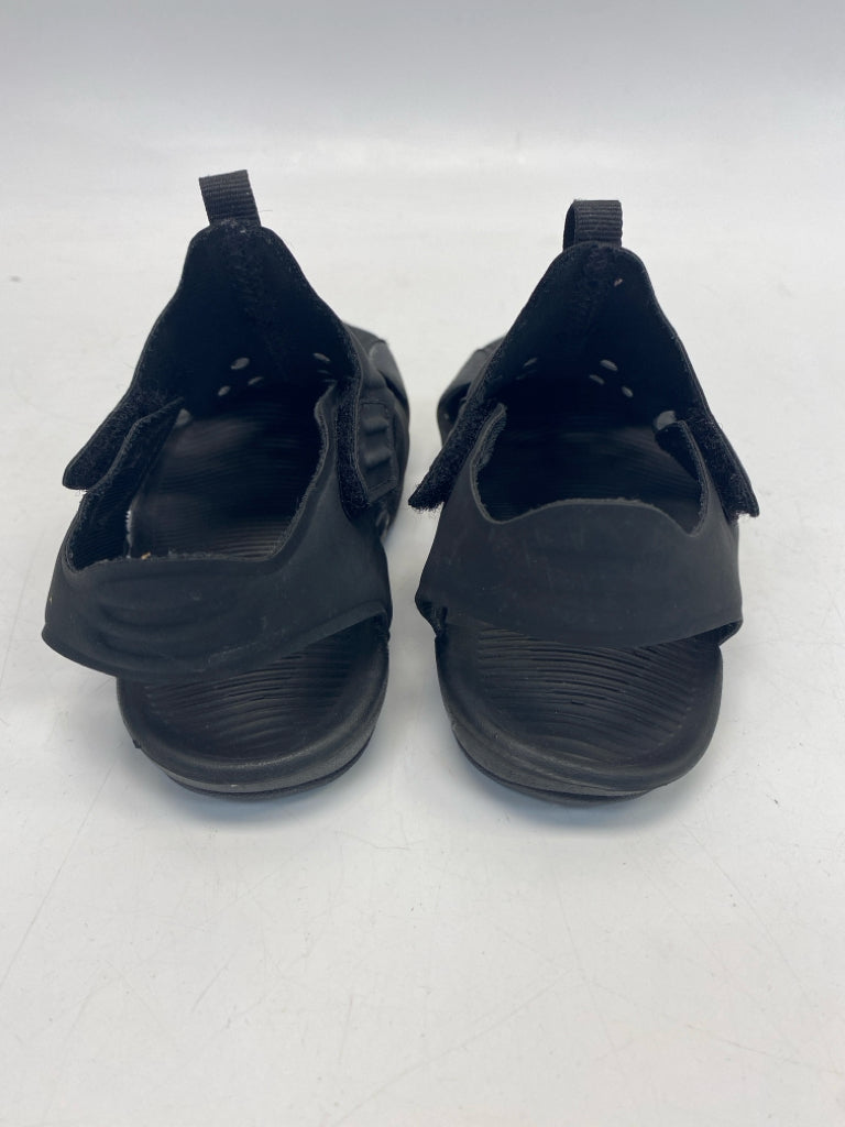Nike SIZE 11 Black Boy&