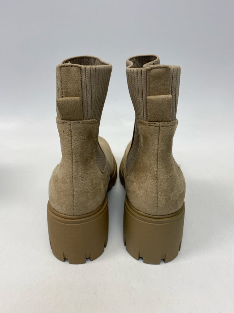 Soda US Shoe Size 9 Cream Boots