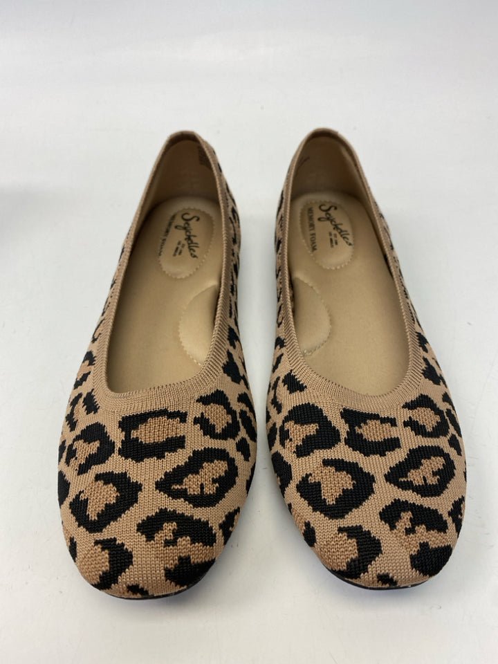 Seychelles  Size 8.5 Animal Print Flats
