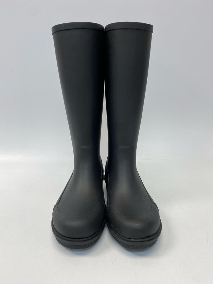 Fit Flop  Size 7 Black Boots