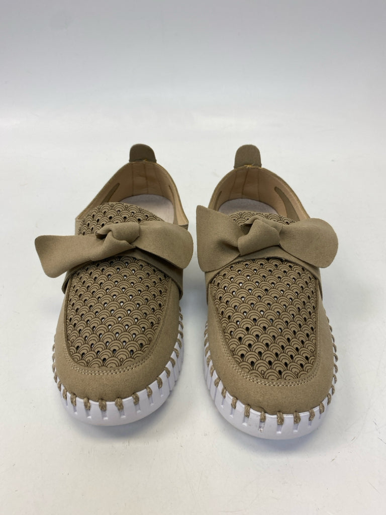 NWOT Ilse Jacobsen Hornbaek  Size 36 Brown Perforated Flats