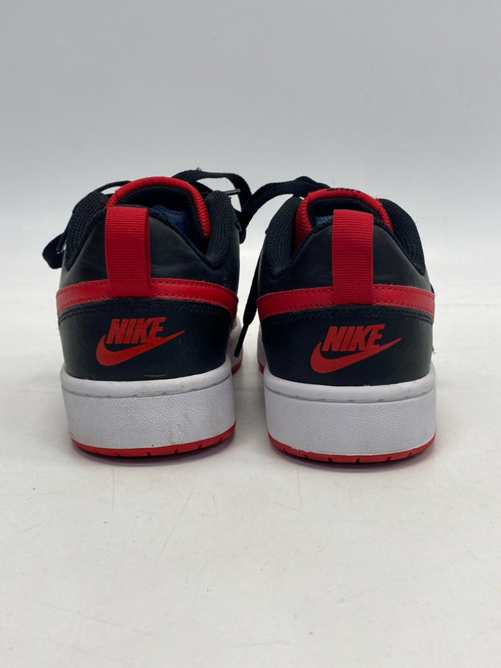 Nike SIZE 6 Red Black Lace-Up Boy&