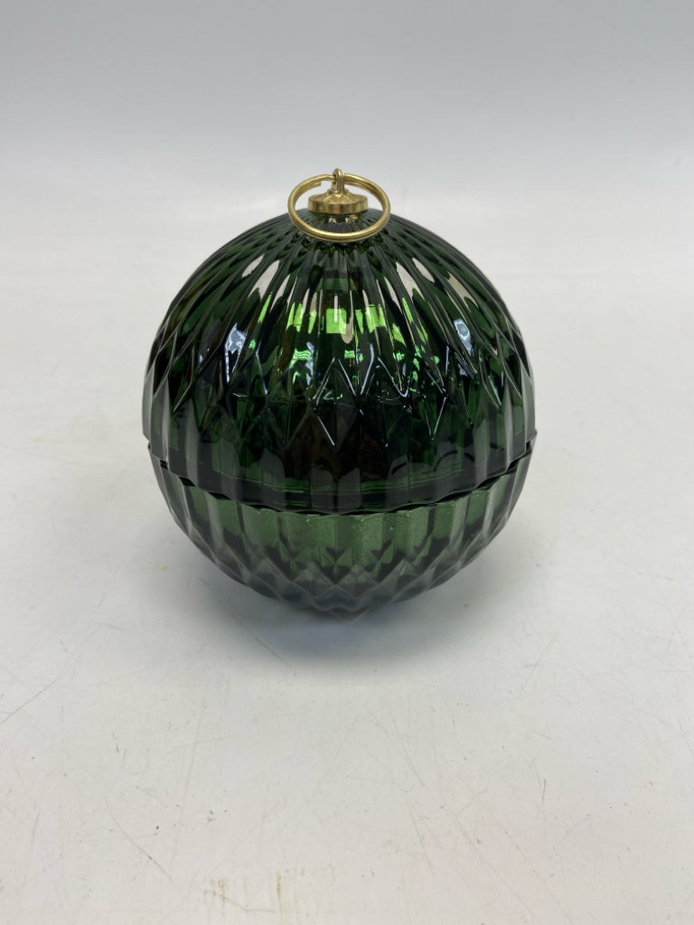 Green Ribbed Christmas