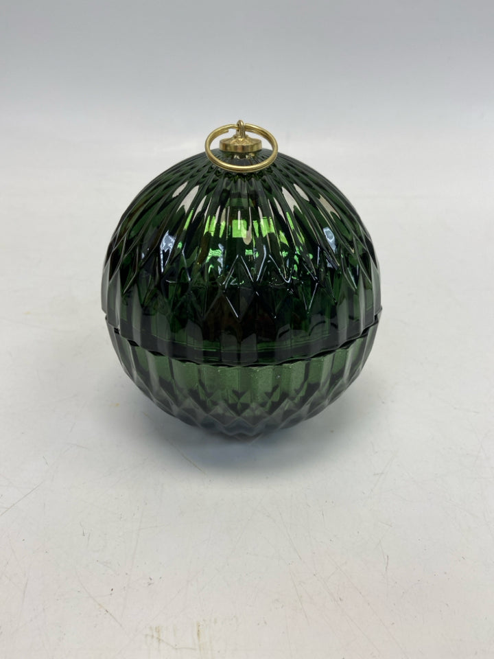 Green Ribbed Christmas