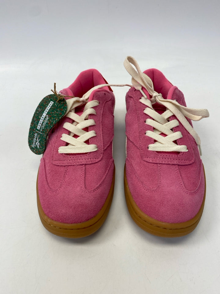 NWT Reebok  Size 8.5 Pink Lace-up Sneakers