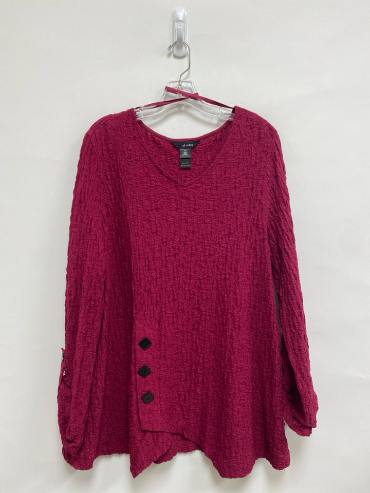 Ali Miles  SIZE  1X Raspberry Black Buttons Tunic Plus Size Top