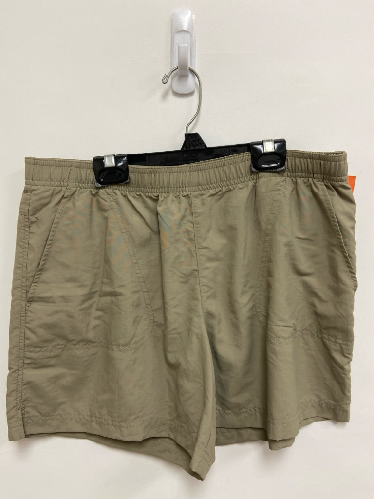 Columbia Size M Khaki Athletic Shorts