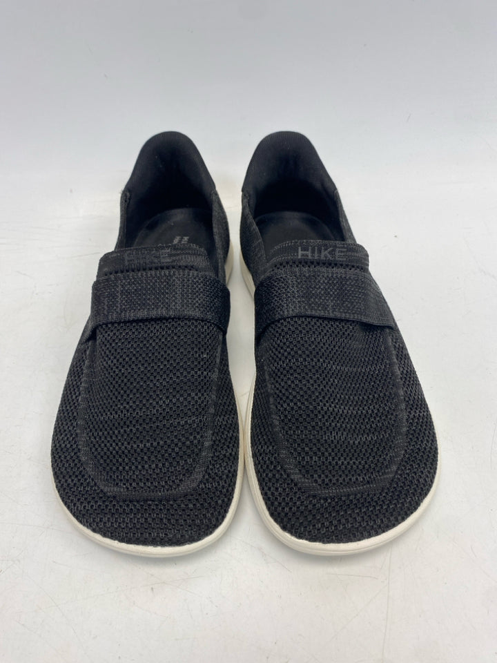 NWOT Hike Footwear  Size 8 Black Knit Flats