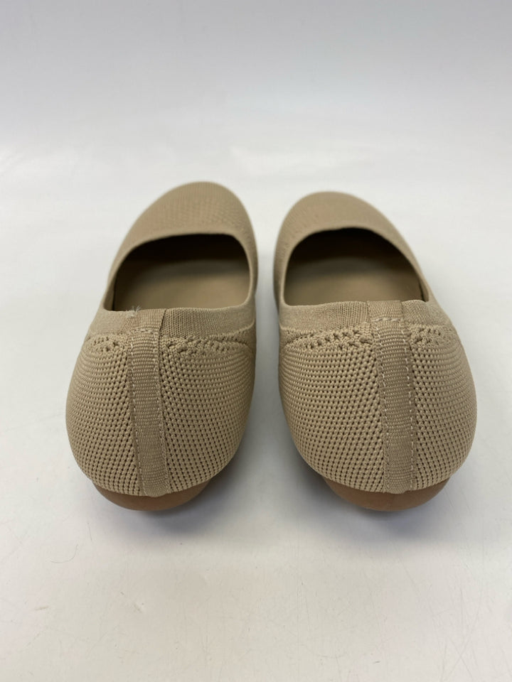 32 Degrees  Size 10 Cream Fabric Flats