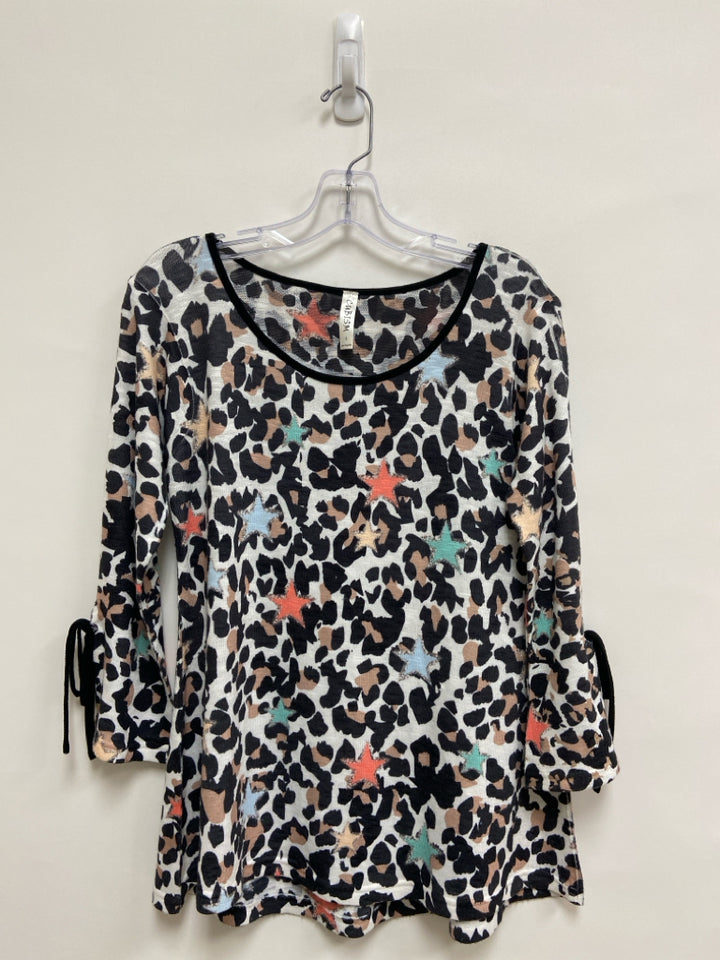 Size S White/Black Tan/Multi Animal Print Ladies Sweater