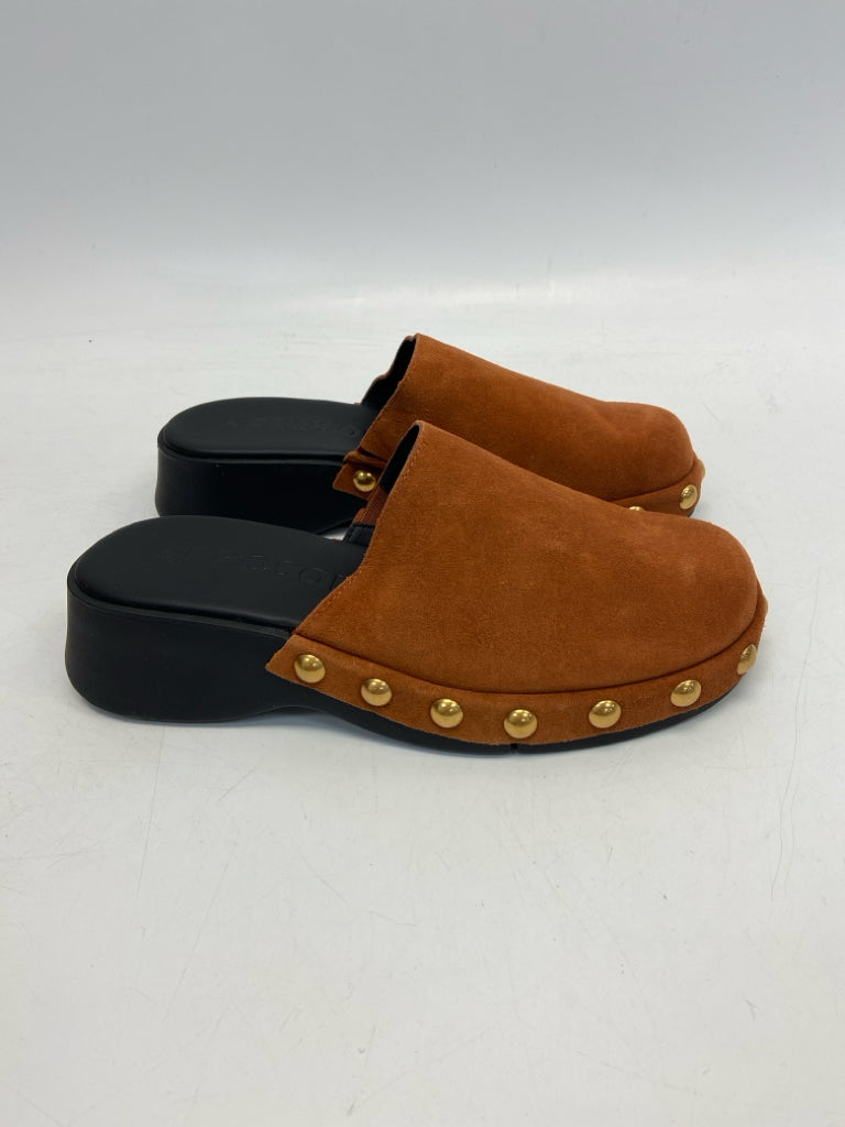 NWOT Aerosoles  Size 8.5 Brown Gold Studded Suede Flats