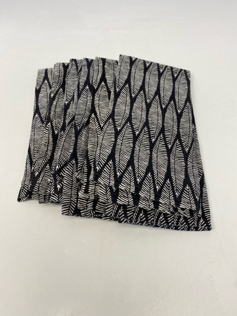 Black/White Leaves Napkins