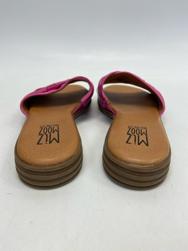 Size 39 Fuchsia Sandals
