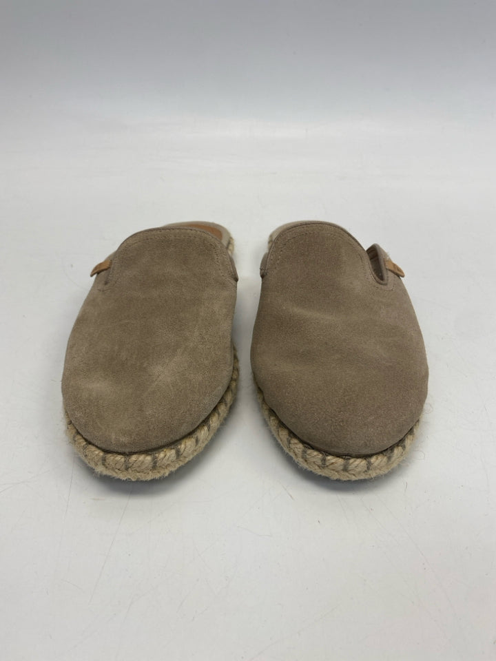 7 Diamonds Clothing Co.  Size 7.5 Tan Sandals