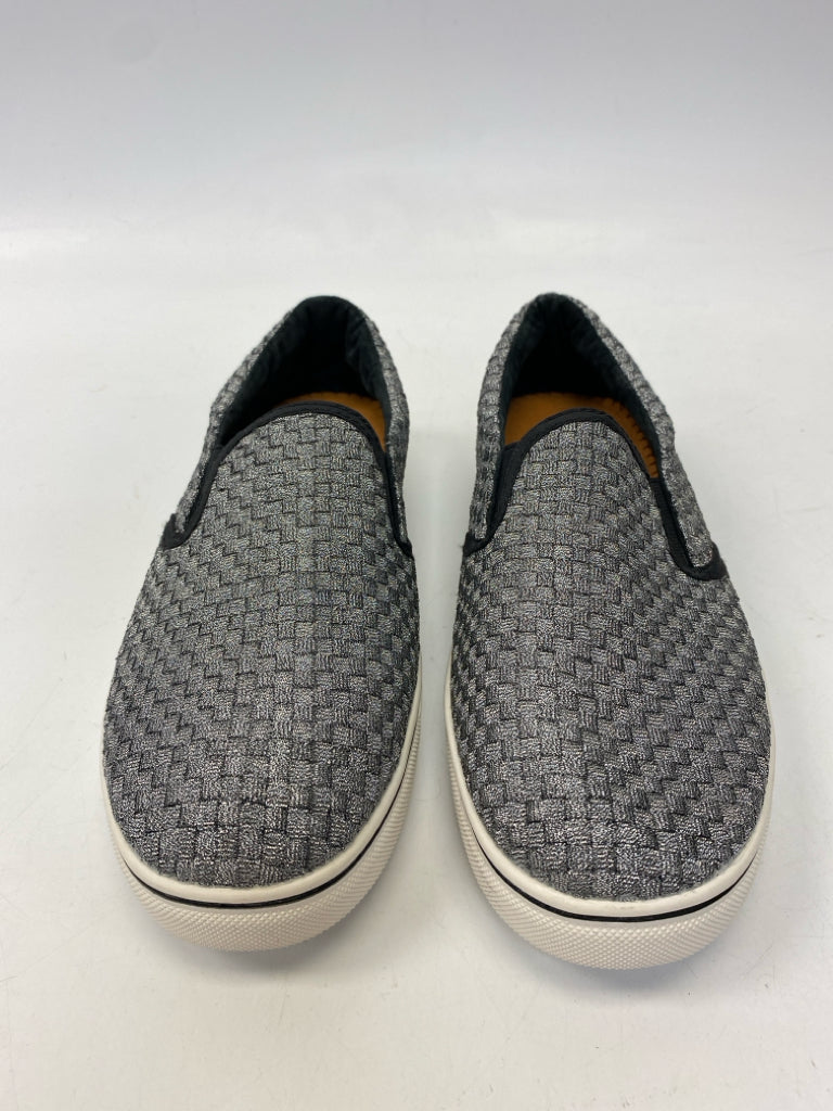 NWOT Bernie Mev  Size 40 Silver Woven Sneakers