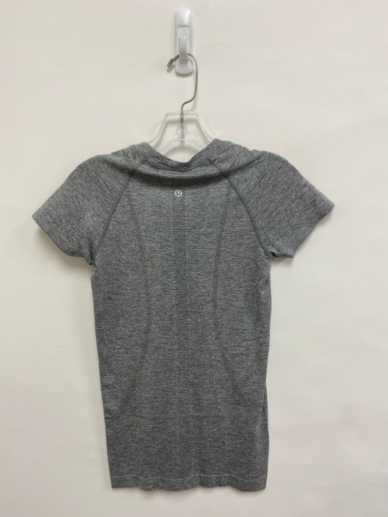 Lululemon Size 4 Gray Athletic Top