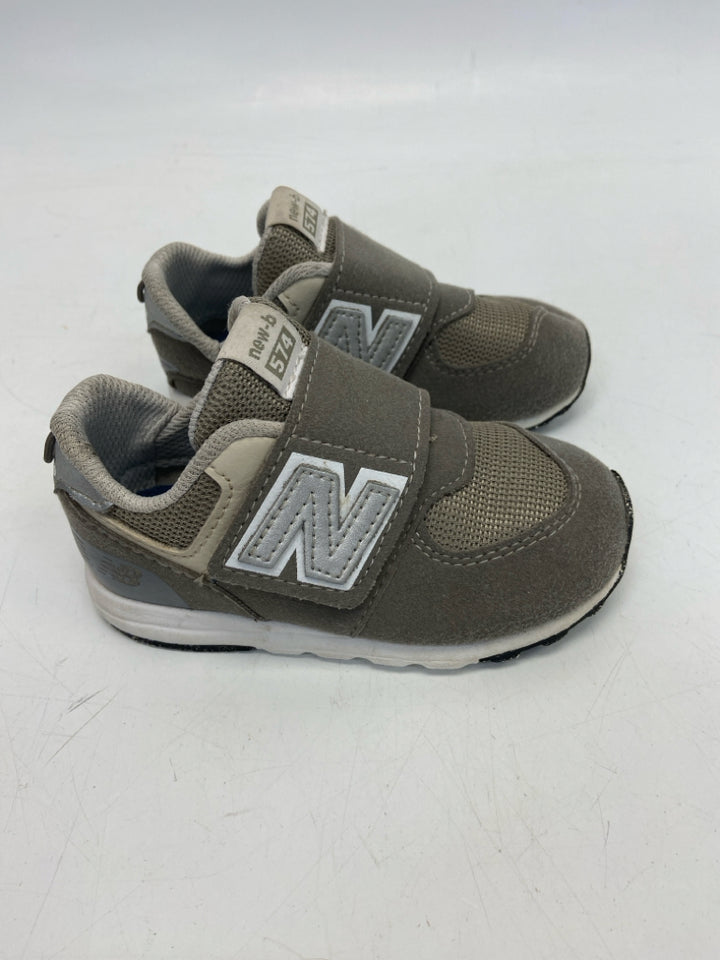 New Balance SIZE 6.5 Brown Gray Boy&