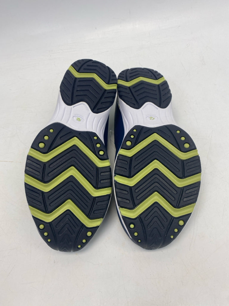 NWT Easy Spirit  Size 9 Navy Neoprene Sneakers