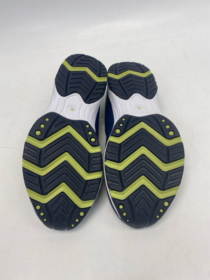 NWT Easy Spirit  Size 9 Navy Neoprene Sneakers
