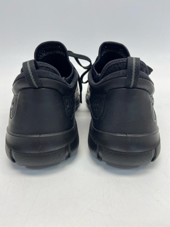 Ecco  Size 42 Black Perforated Sneakers