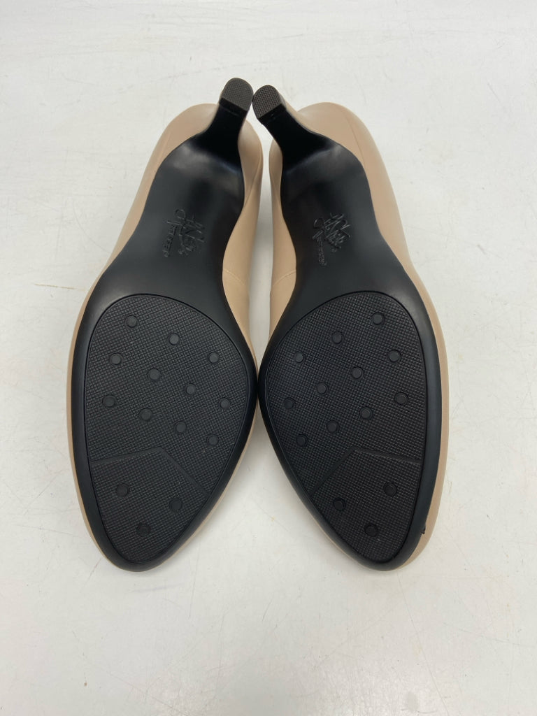 NWOT Life Stride  Size 10 Tan Heels