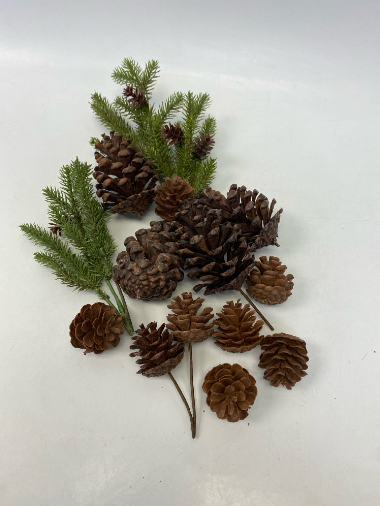 Green Brown Pinecone Christmas
