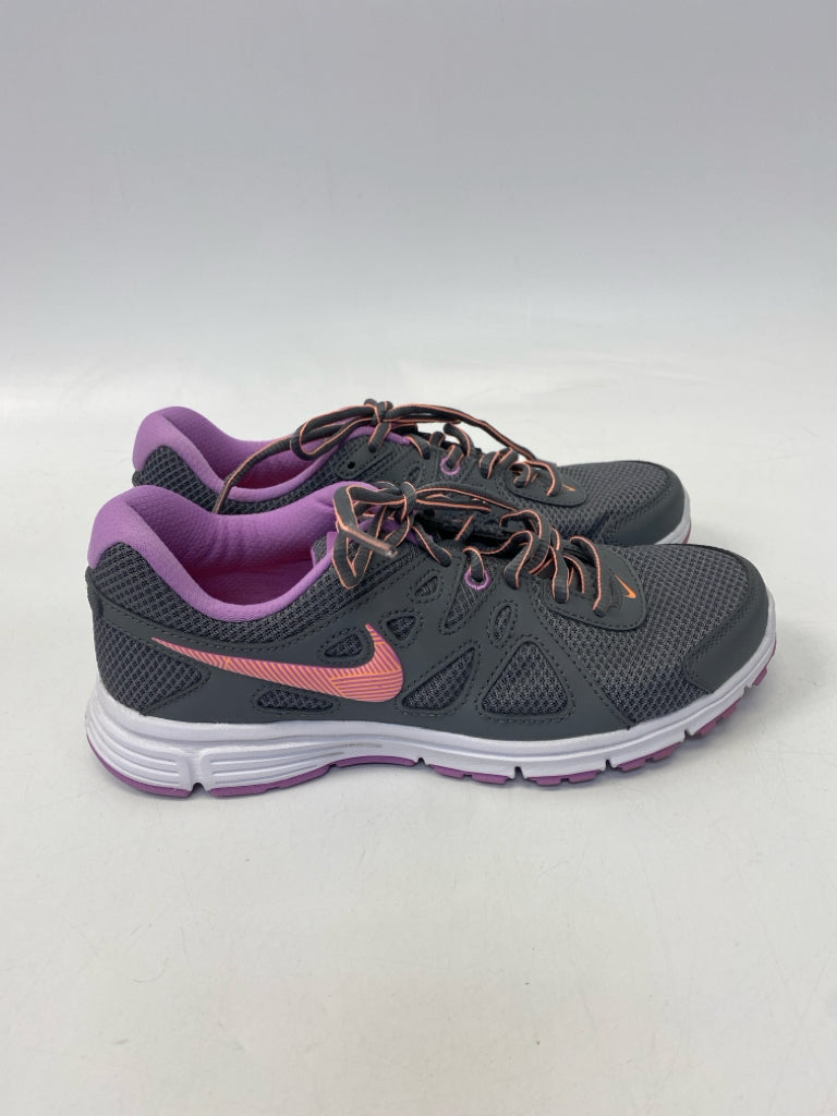 Nike  Size 7.5 Gray Coral/Purple Lace-up Sneakers