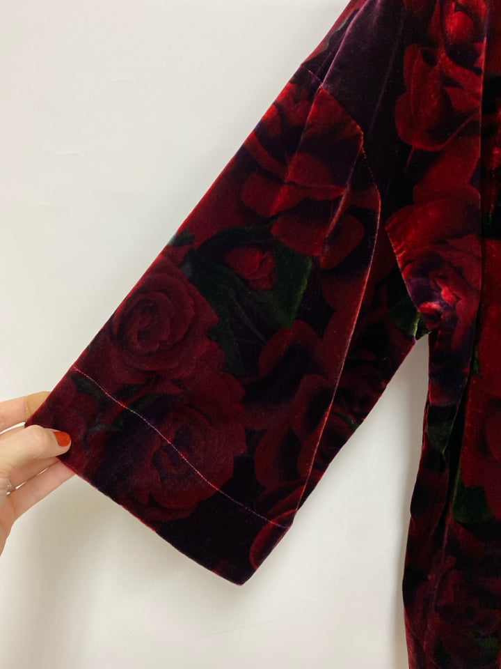Soft Surroundings Size L Red Burgundy Roses Velour Ladies Top
