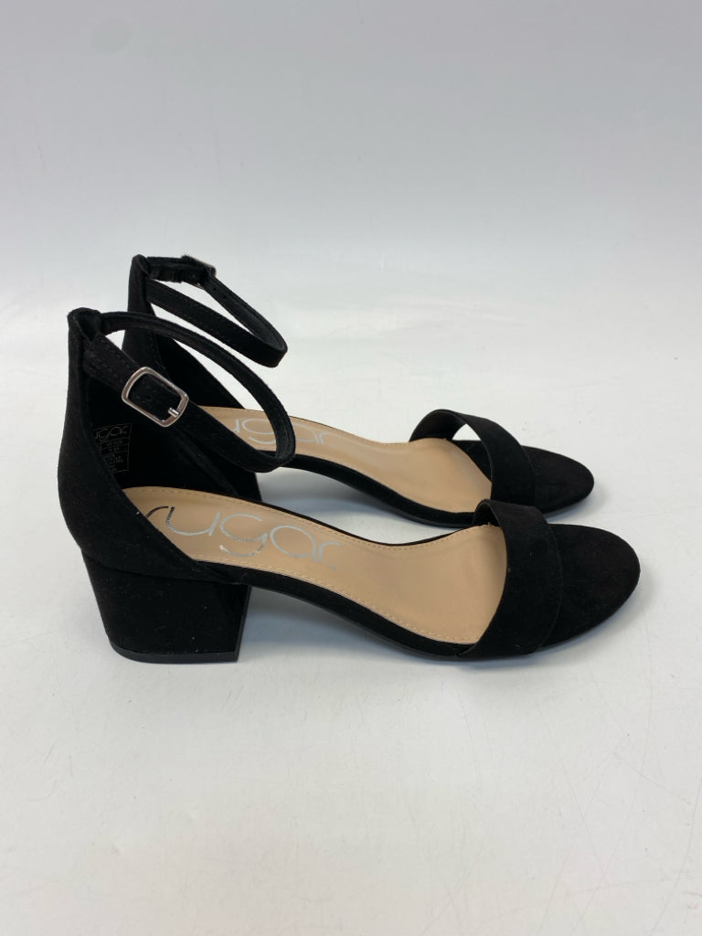 NWOT  Size 8 Black Sandals