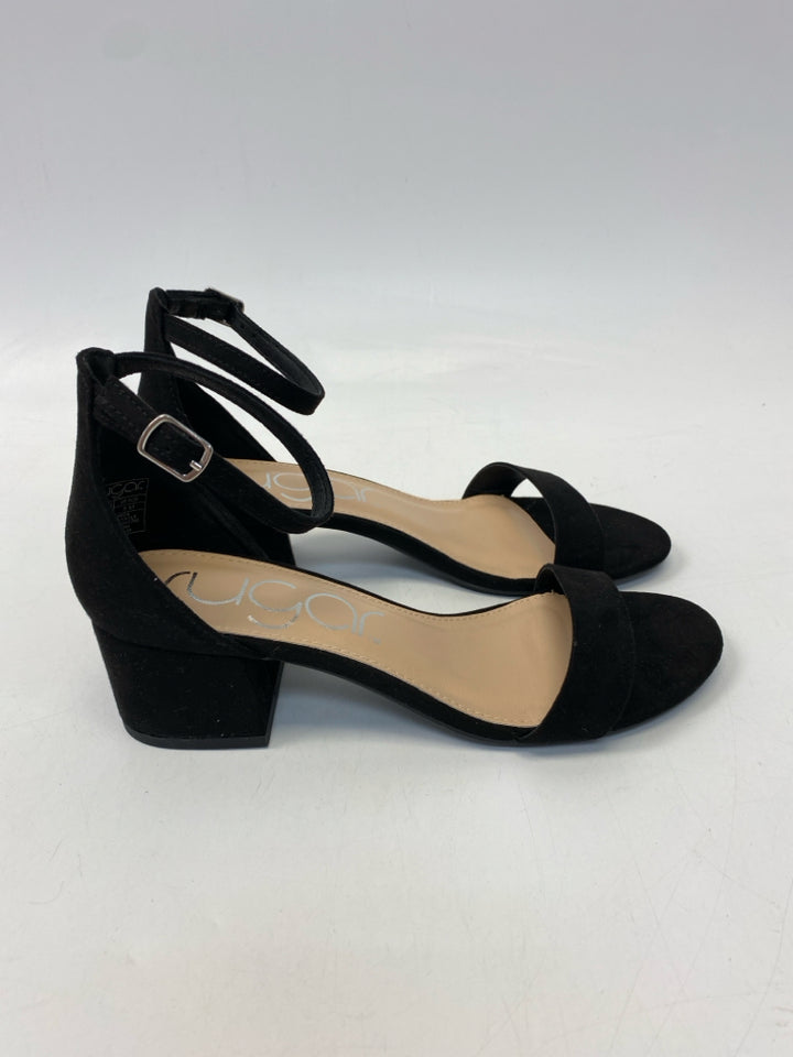 NWOT  Size 8 Black Sandals