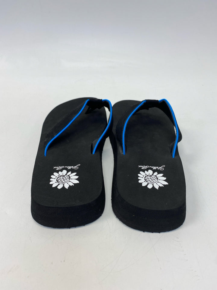 NWOT Yellow Box  Size 8.5 Black Royal Blue Trimmed Sandals