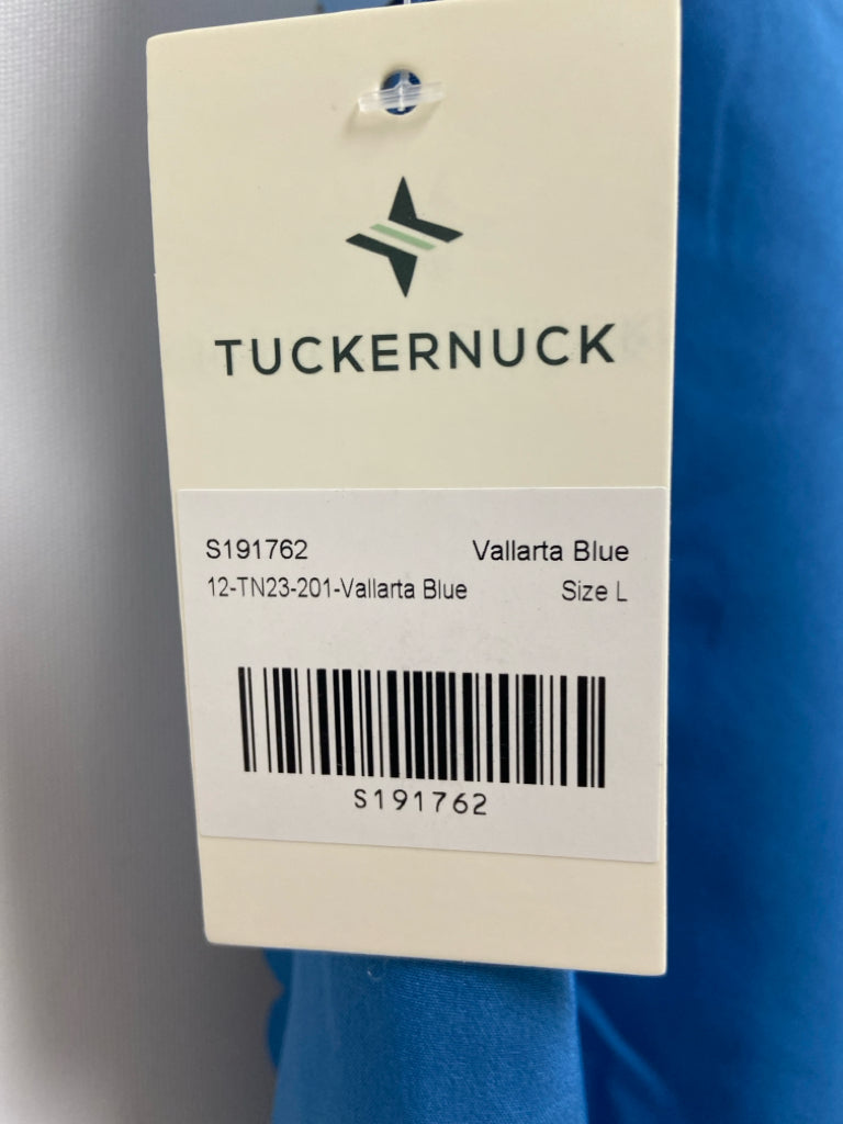 NWT TUCKERNUCK Size L Blue Scalloped Athletic Shorts