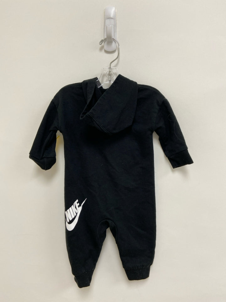 Nike SIZE 6M Black White Logo Hooded Boy&