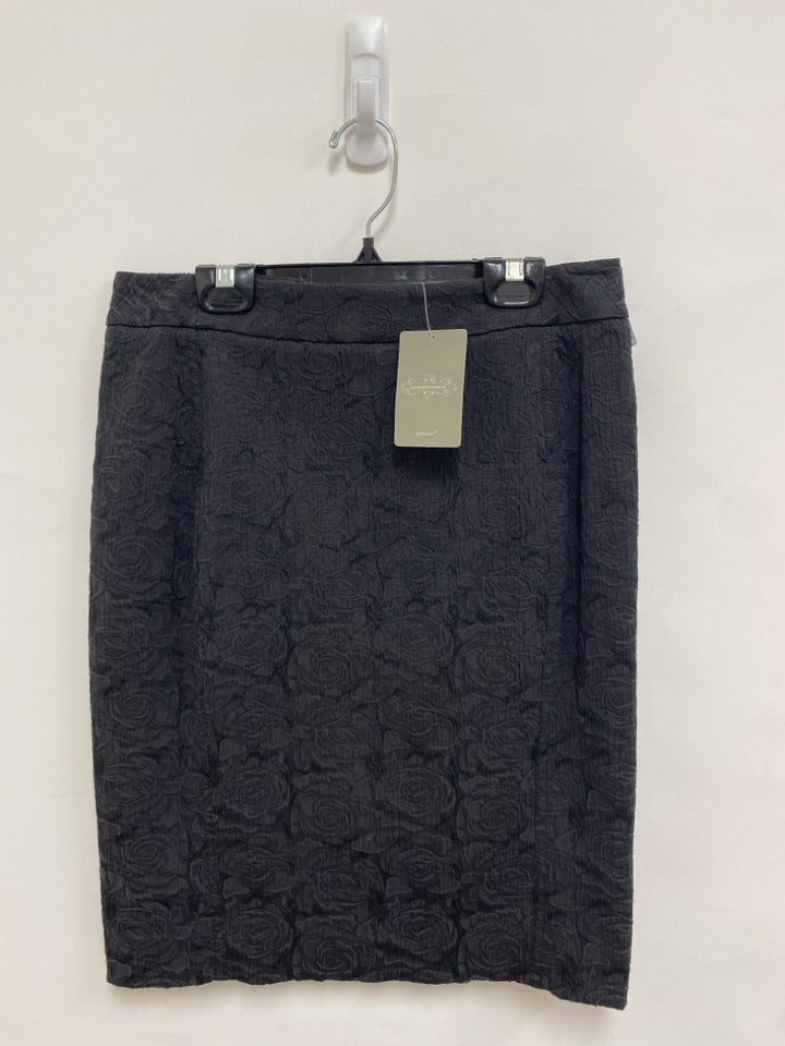 NWT Vanessa Virginia Size 4 Black Roses Ladies Skirt
