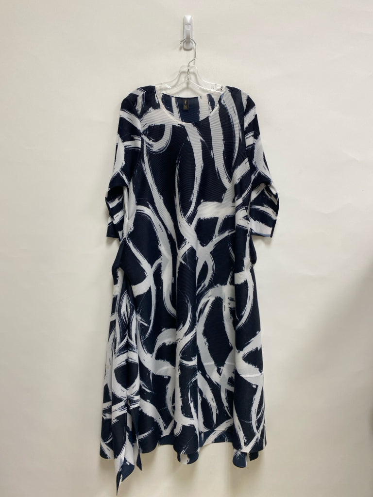 Size OSFM Black/White Ribbed 3/4 Sleeve Ladies Dress