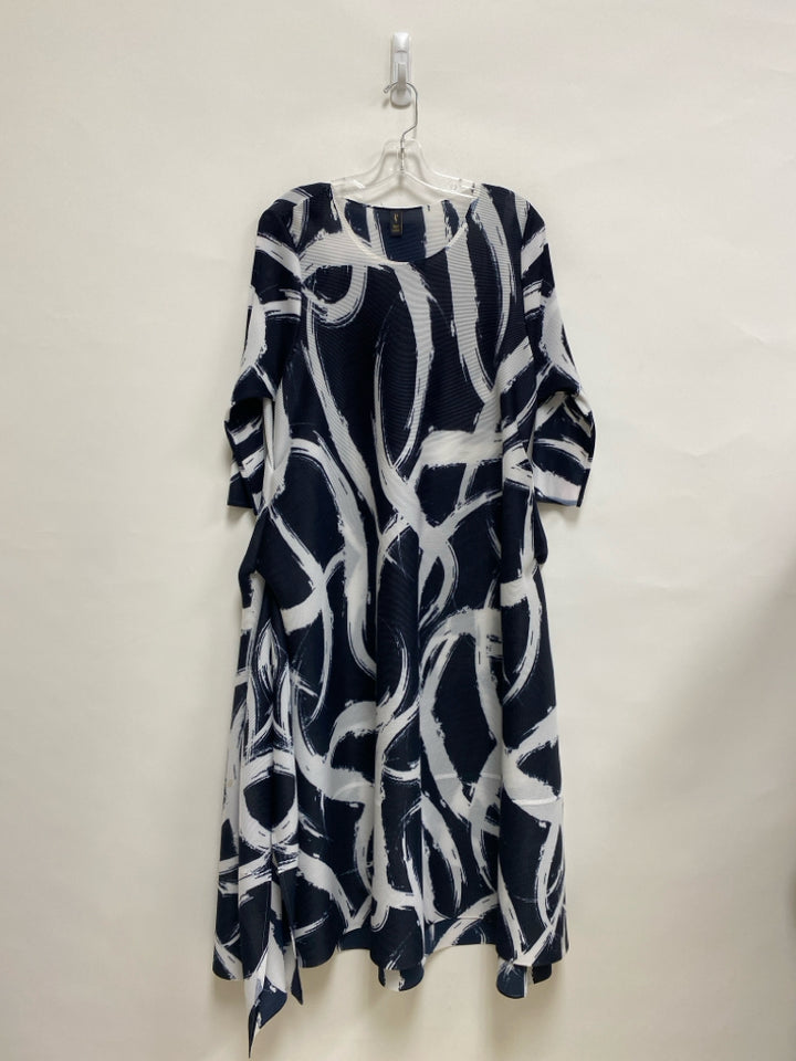 Size OSFM Black/White Ribbed 3/4 Sleeve Ladies Dress